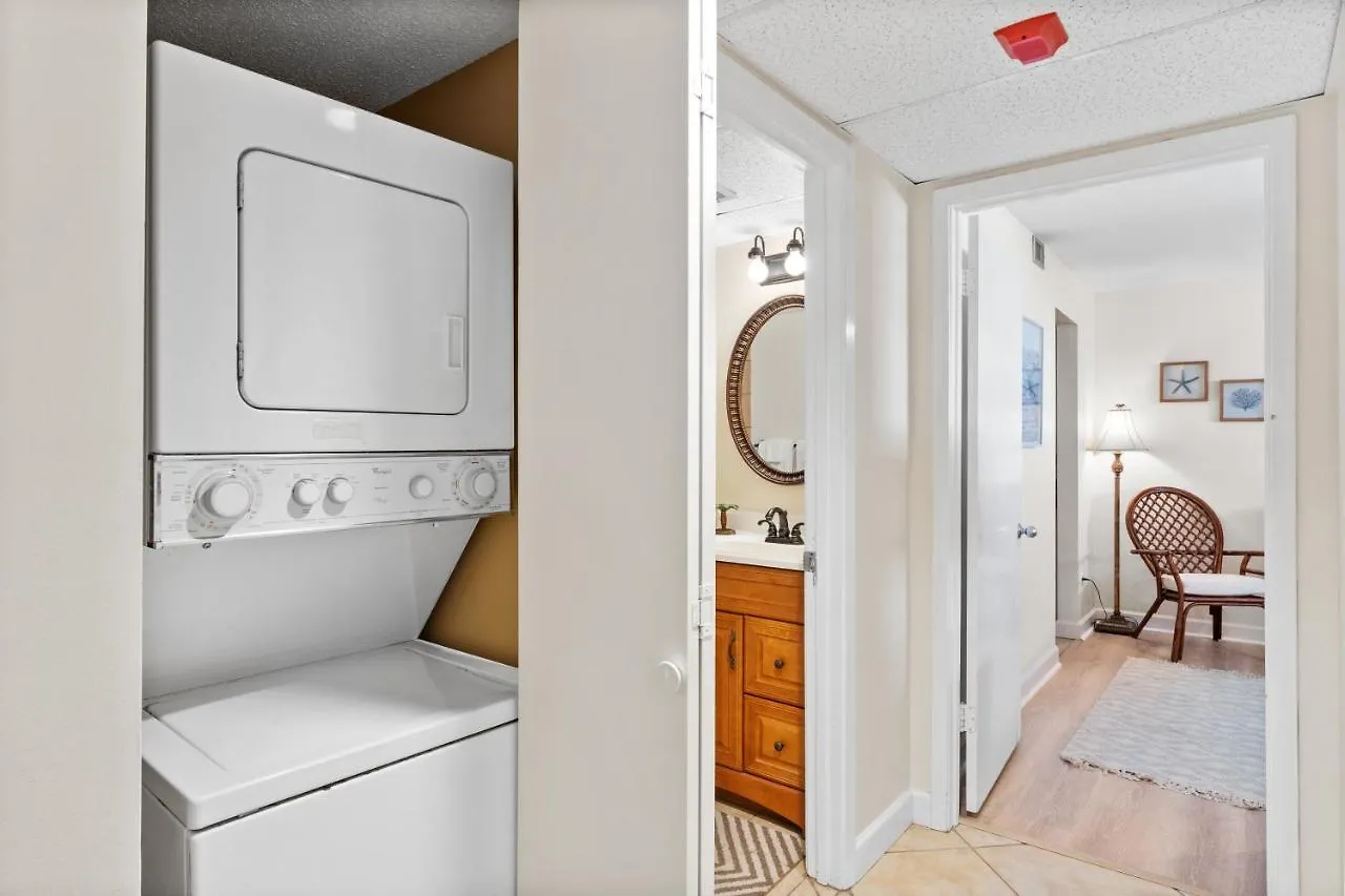 Aquavista Condominiums #205-W By Book That Condo Панама-Сити